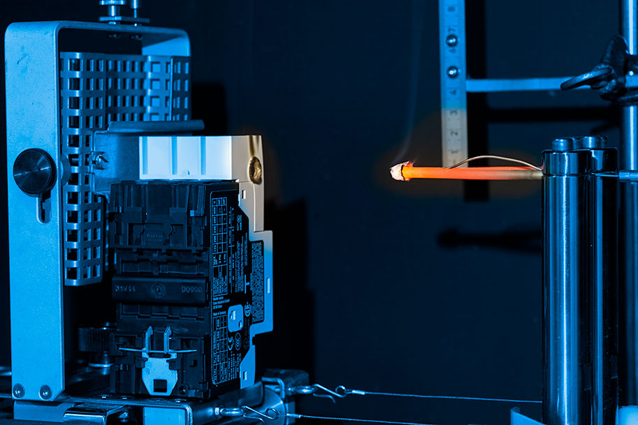 I2PS_0403_GLUEDRAHT_BL